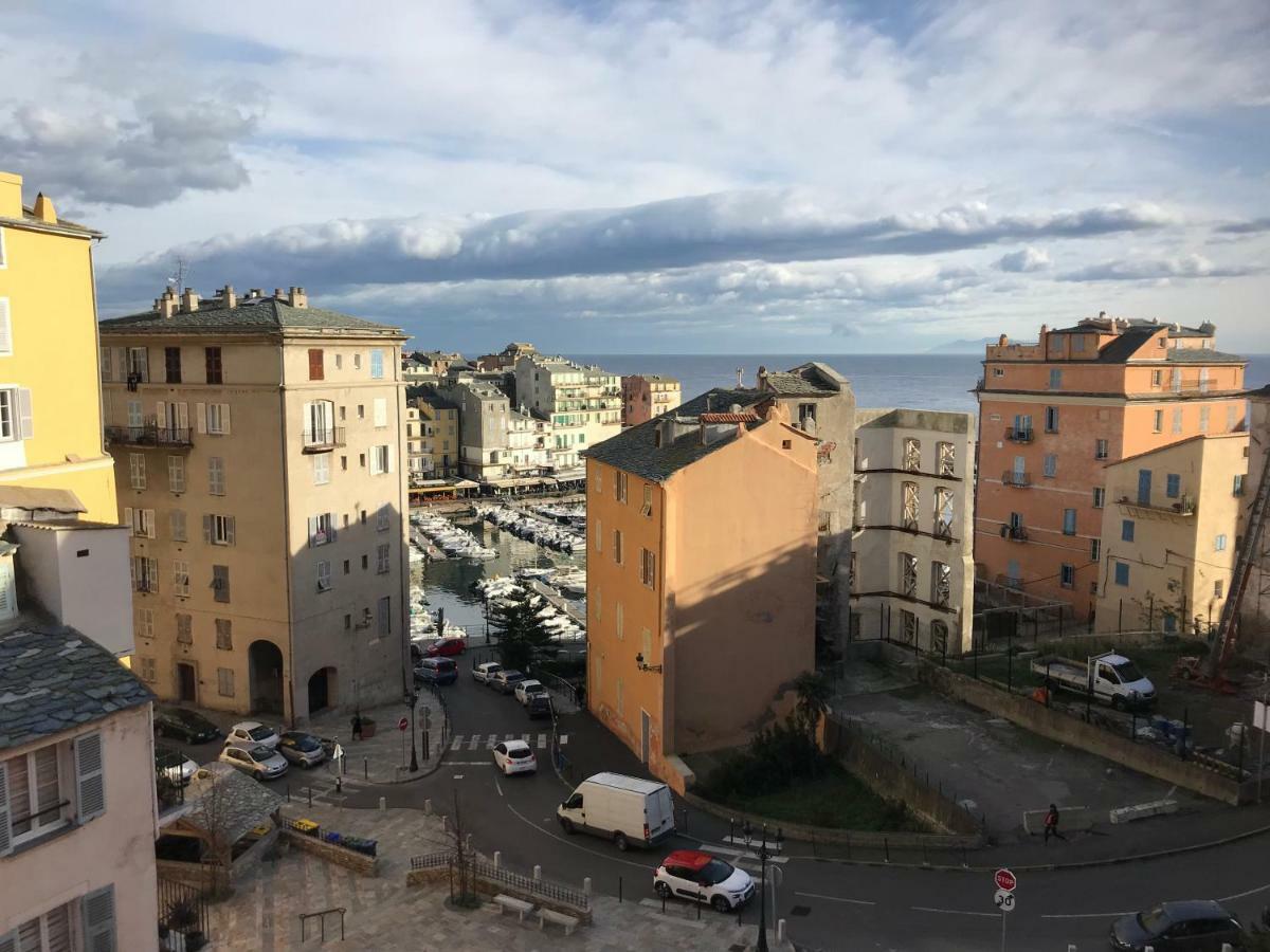 Bastia Au Pied Du Vieux Port *